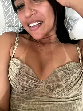 Snapshot of Katianesantos chatting on 10-09-25, 06:39 Katianesantos online show from 10-09-25, 06:39