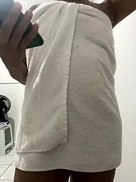 Snapshot of Katianesantos chatting on 01-14-26, 11:20 Katianesantos online show from 01-14-26, 11:20