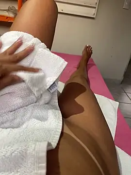 Snapshot of Katianesantos chatting on 02-04-26, 08:31 Katianesantos online show from 02-04-26, 08:31