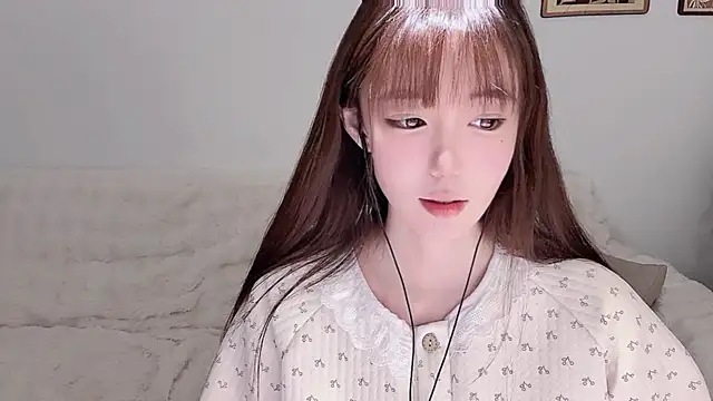 Xiao-runbao online show from 01-07-26, 02:30