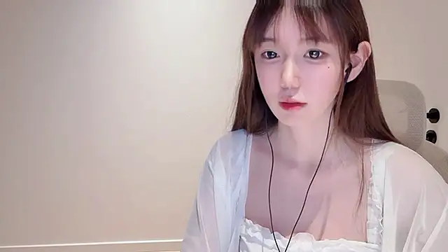 Xiao-runbao online show from 02-02-26, 02:27