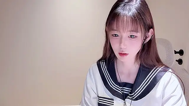 Xiao-runbao online show from 02-06-26, 02:20