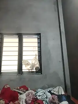 kute-00 online show from 12-23-25, 01:47