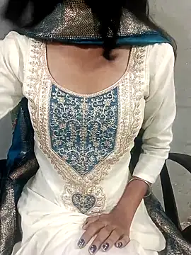 Daizy Shah online show from 05-08-26, 11:21