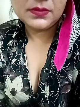 Snapshot of Shikha-mehra7 chatting on 09-22-25, 03:14 Shikha-mehra7 online show from 09-22-25, 03:14