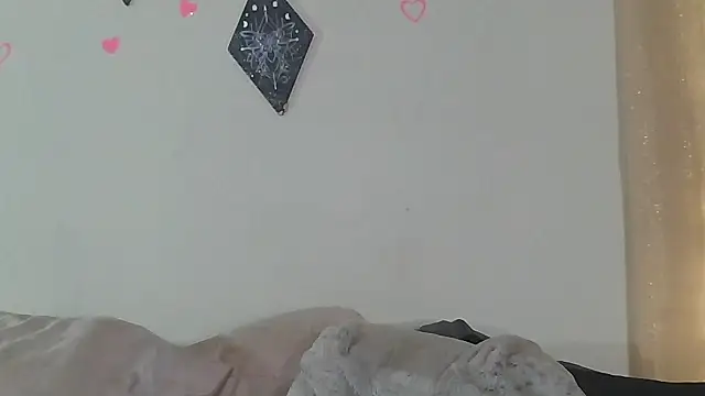 Snapshot of LunaNova999 chatting on 12-19-25, 08:54 LunaNova999 online show from 12-19-25, 08:54