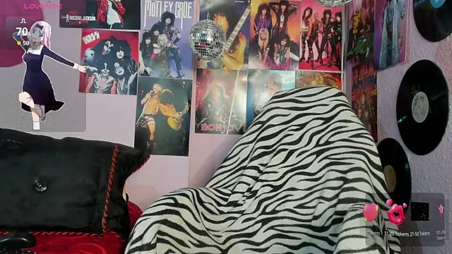 Avril Maria online show from 10-29-25, 06:42