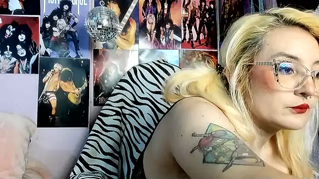 Avril Maria online show from 06-21-26, 06:32