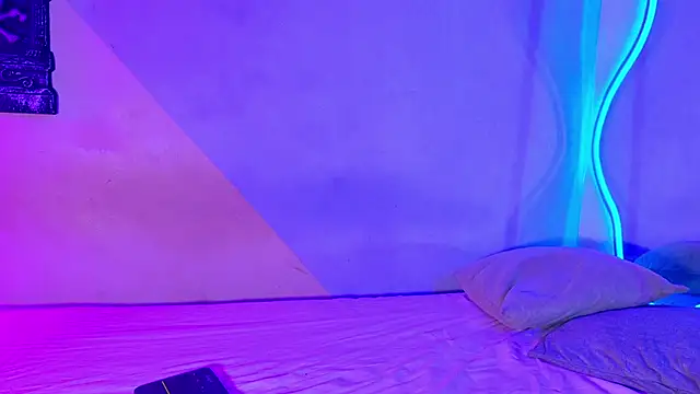 Laura and Kevin online show from 10-03-25, 02:36