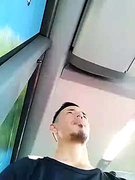 Snapshot of JuanD_vero chatting on 09-29-25, 03:17 JuanD vero online show from 09-29-25, 03:17