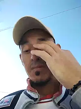 Snapshot of JuanD_vero chatting on 10-03-25, 12:46 JuanD vero online show from 10-03-25, 12:46