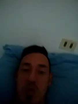 Snapshot of JuanD_vero chatting on 11-03-25, 08:04 JuanD vero online show from 11-03-25, 08:04