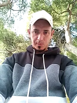 Snapshot of JuanD_vero chatting on 11-16-25, 08:31 JuanD vero online show from 11-16-25, 08:31