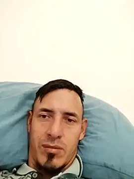 Snapshot of JuanD_vero chatting on 11-27-25, 08:49 JuanD vero online show from 11-27-25, 08:49