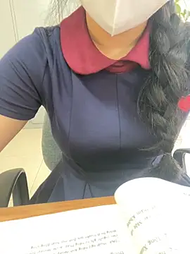 Snapshot of ThuPhuong-Tr chatting on 09-25-25, 02:37 ThuPhuong-Tr online show from 09-25-25, 02:37