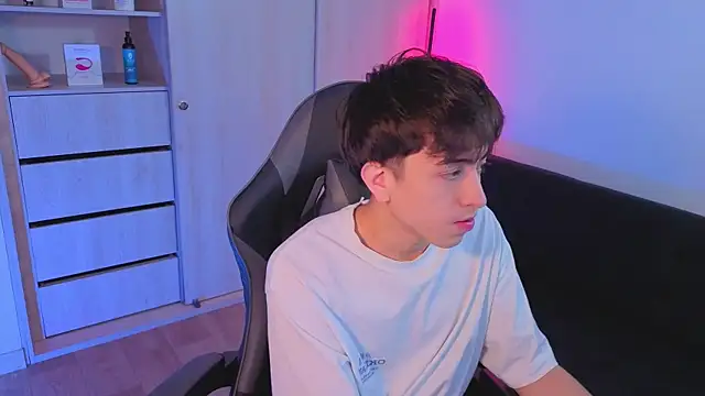 onlinenico online show from 10-02-25, 07:54