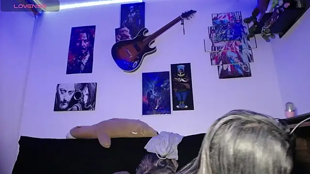 Snapshot of moonligth18 chatting on 11-03-25, 11:48 moonligth18 online show from 11-03-25, 11:48