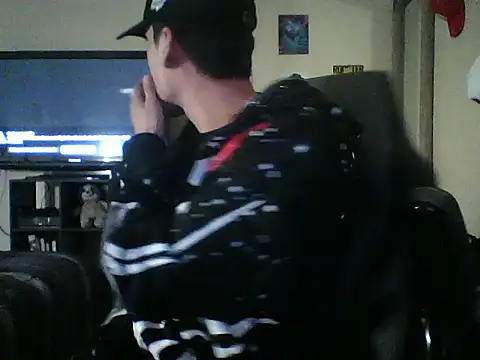 latinosatiro94 online show from 12-18-25, 06:41