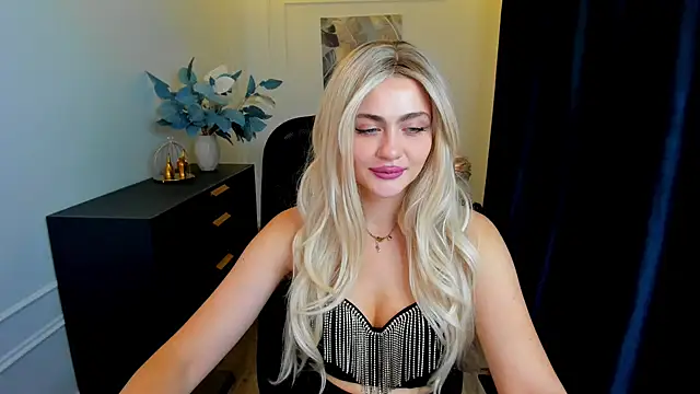 LeslieMineg online show from 09-11-25, 08:20