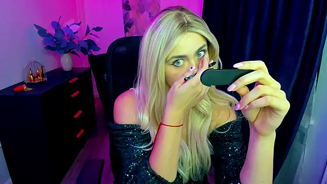 LeslieMineg online show from 09-18-25, 07:38