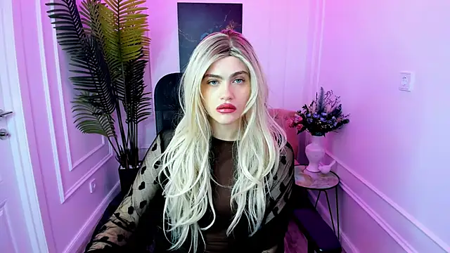 LeslieMineg online show from 10-08-25, 11:19