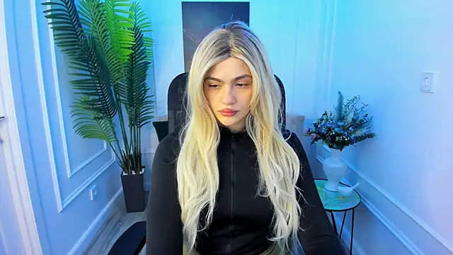 LeslieMineg online show from 10-10-25, 07:46