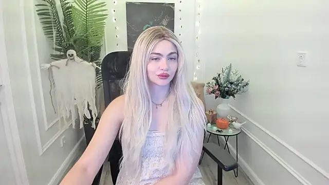 LeslieMineg online show from 10-16-25, 11:22