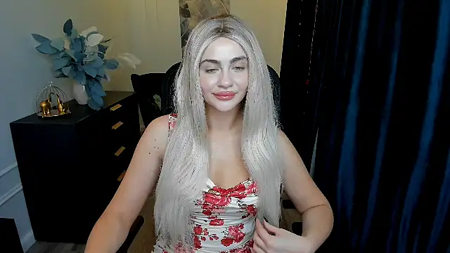 LeslieMineg online show from 11-06-25, 07:48