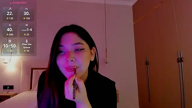Snapshot of yummmymommy chatting on 09-19-25, 12:39 yummmymommy online show from 09-19-25, 12:39