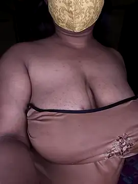 Smile-quien online show from 03-14-26, 03:28