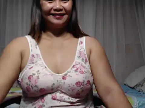 Snapshot of FelisitaG chatting on 04-17-26, 10:57 FelisitaG online show from 04-17-26, 10:57