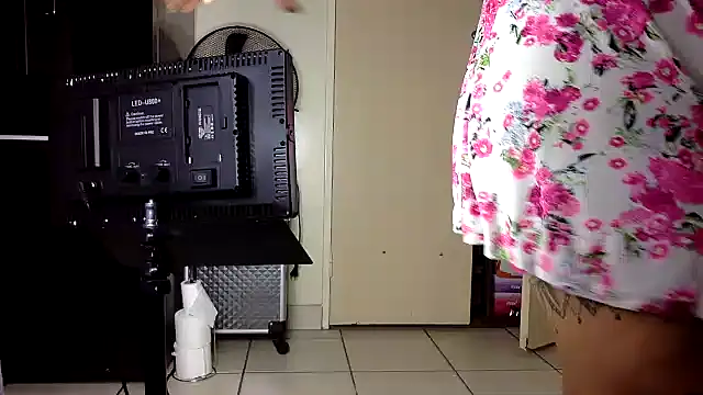 Snapshot of Judylicius chatting on 03-28-26, 01:27 Judylicius online show from 03-28-26, 01:27