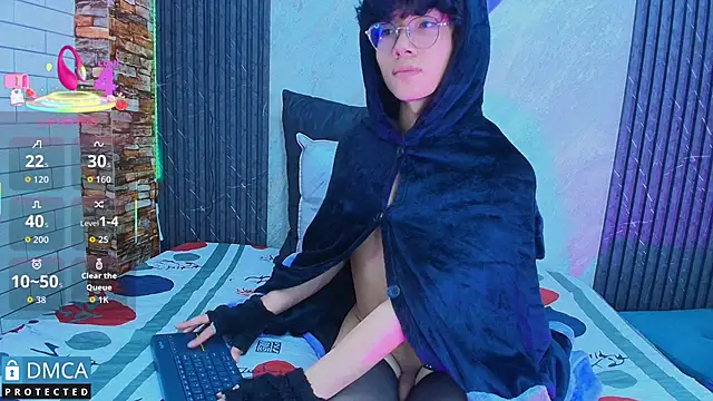 Snapshot of mich_marin_ chatting on 09-11-25, 11:32 mich marin online show from 09-11-25, 11:32