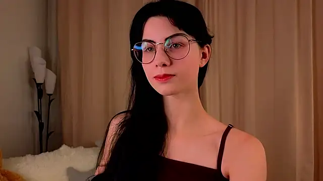 ArlineJanik online show from 10-15-25, 11:43