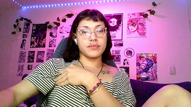 Snapshot of christina_vamp1 chatting on 09-13-25, 08:19 christina vamp1 online show from 09-13-25, 08:19