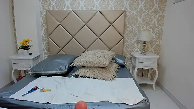 Natashanaughty online show from 02-08-26, 12:25