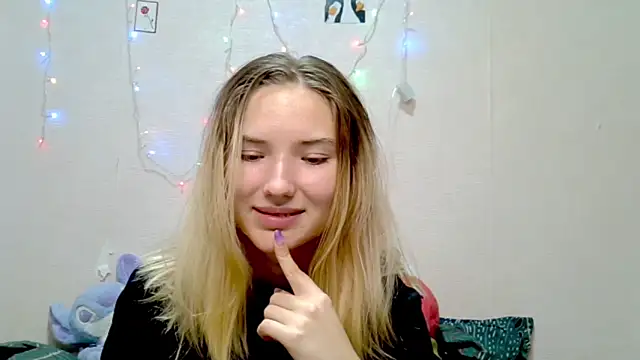  kikiclark   online show from 09-21-25, 08:32