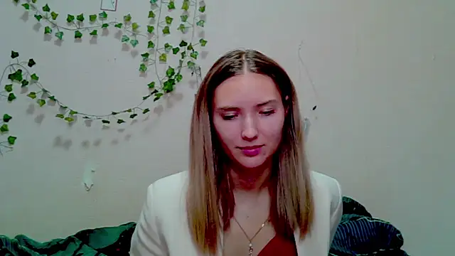  kikiclark   online show from 11-21-25, 10:19