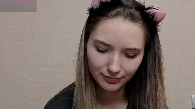  kikiclark   online show from 05-06-26, 08:14