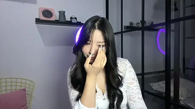 Snapshot of WonderMira chatting on 10-05-25, 02:15 WonderMira online show from 10-05-25, 02:15