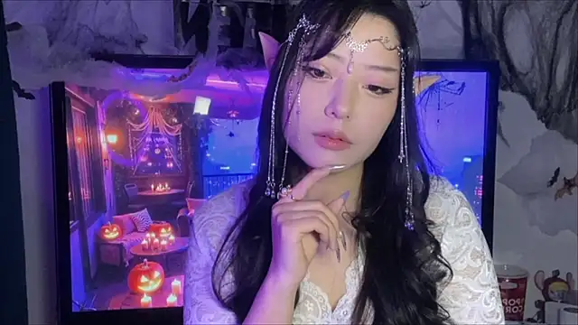 Snapshot of WonderMira chatting on 10-27-25, 01:26 WonderMira online show from 10-27-25, 01:26