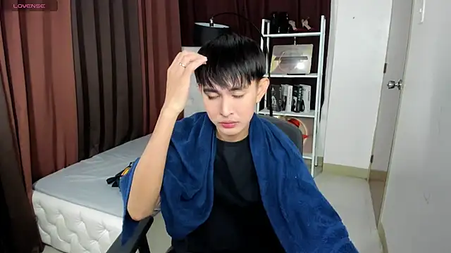 Snapshot of xxxhugecocktwinkxxx chatting on 10-06-25, 04:37 xxxhugecocktwinkxxx online show from 10-06-25, 04:37