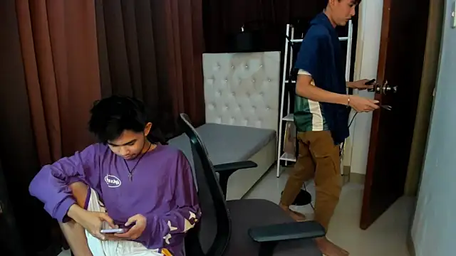 Snapshot of xxxhugecocktwinkxxx chatting on 10-09-25, 05:44 xxxhugecocktwinkxxx online show from 10-09-25, 05:44