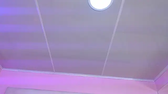 Snapshot of Miaa_Smithh__ chatting on 10-27-25, 12:31 Miaa Smithh online show from 10-27-25, 12:31