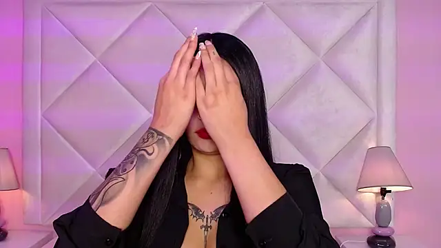 Snapshot of Miaa_Smithh__ chatting on 10-30-25, 12:28 Miaa Smithh online show from 10-30-25, 12:28