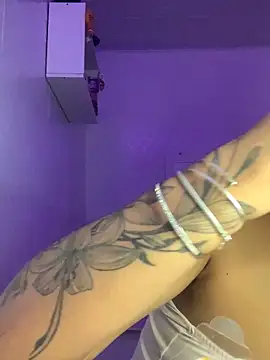 luluzinhax online show from 11-06-25, 02:12