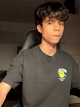 Snapshot of OopsAgain_ chatting on 01-12-26, 11:10 OopsAgain online show from 01-12-26, 11:10