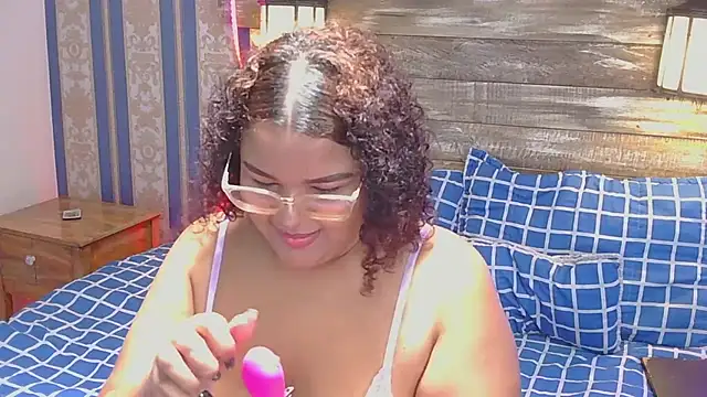 NicolBonnie online show from 10-04-25, 04:27