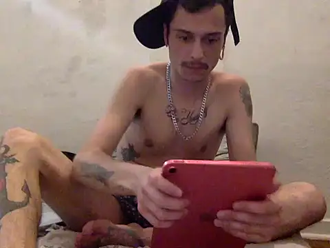 Snapshot of chrisalmeid_ chatting on 10-13-25, 12:54 chrisalmeid online show from 10-13-25, 12:54