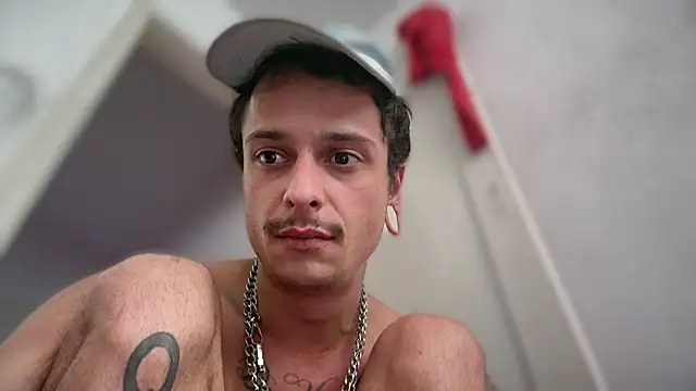 Snapshot of chrisalmeid_ chatting on 02-02-26, 03:44 chrisalmeid online show from 02-02-26, 03:44